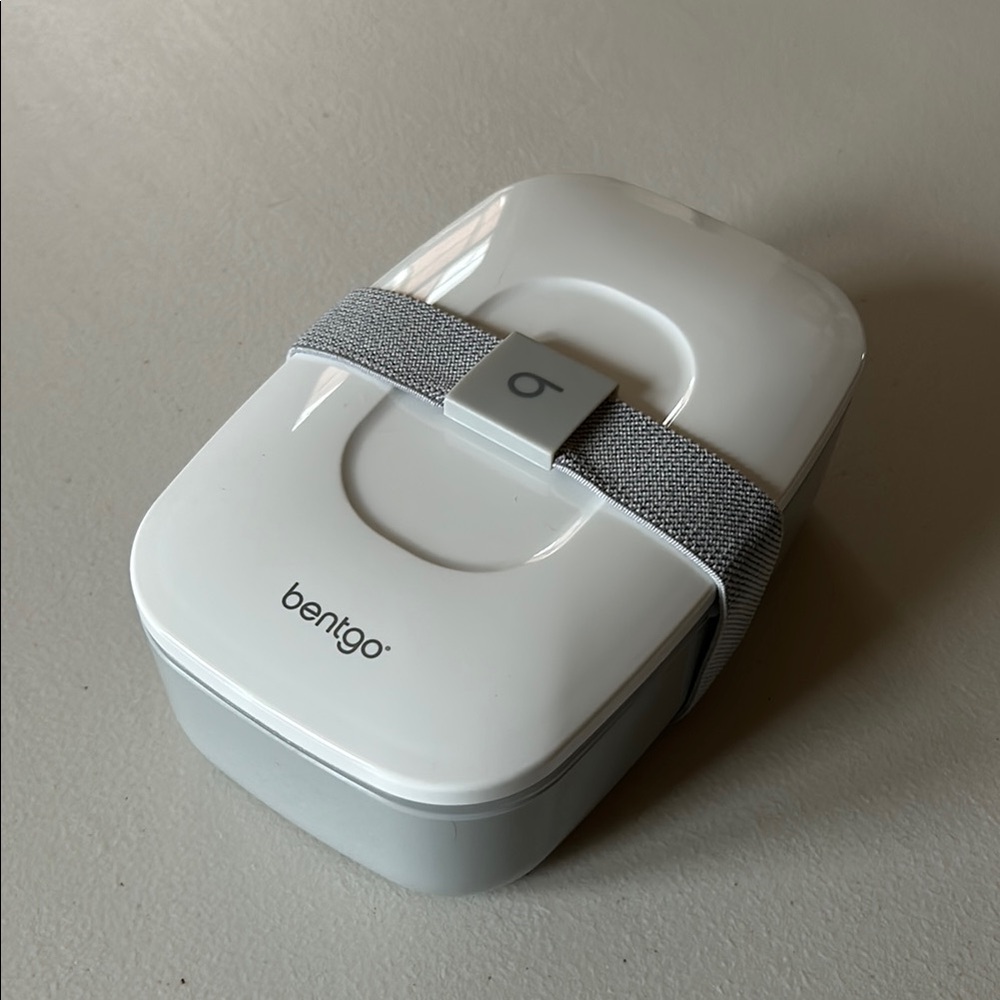 NWOT - BentGo Bento Box - Gray and White